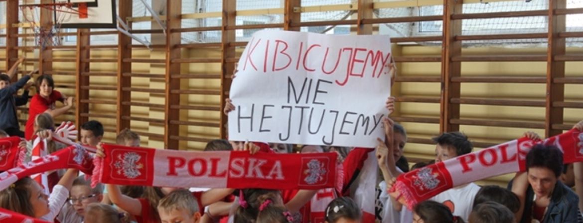 Biało-czerwony wtorek. "Kibicujemy - nie hejtujemy"