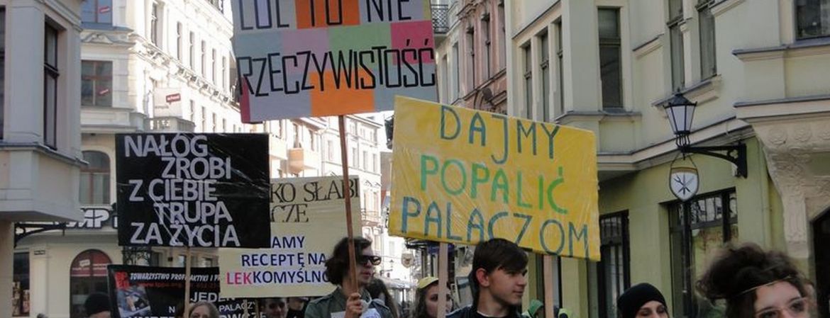 udział w  happeningu promującym życie bez uzależnień skierowanym do społeczności miasta Torunia.