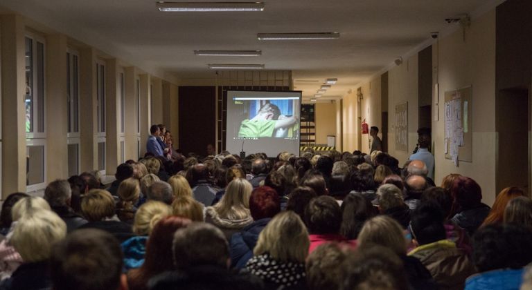 Spotkanie z rodzicami "Jak zapewnić dzieciom bezpieczeństwo w internecie?"