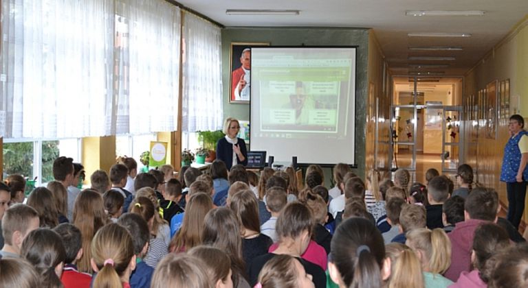 Szkoła Podstawowa w Łopusznie,  26-070 Łopuszno ul. Strażacka 5