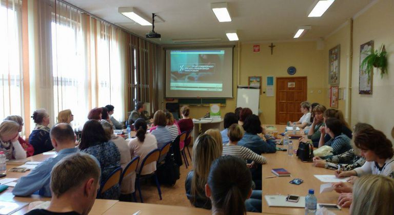 Spotkanie z dyrektorem, nauczycielami i pracownikami Szkoły Podstawowej nr 16 w Jaworznie podczas Rady Pedagogicznej