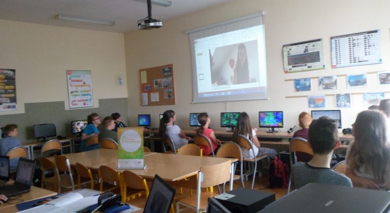 Szkolne Dni Bezpieczeństwa Cyfrowego w Szkole Podstawowej w Koźmicach Wielkich klasy 7 + gimnazjalne