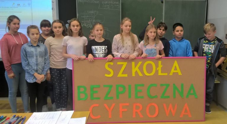 Szkolny Dzień Bezpieczeństwa Cyfrowego w Szkole Podstawowej nr 16  w Kędzierzynie- Koźlu