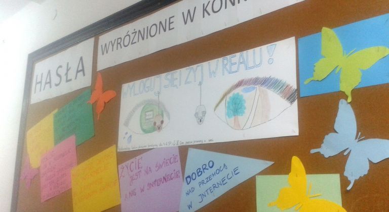 Konkurs ,, Wyloguj się i żyj w realu "