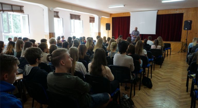 Bezpieczeństwo w Internecie i nie tylko - spotkanie z policją