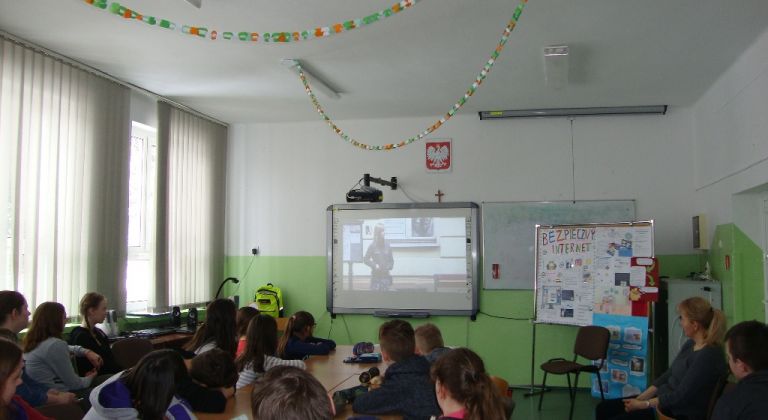 Szkolny Dzień Bezpieczeństwa Cyfrowego w Szkole Podstawowej w Podedwórzu