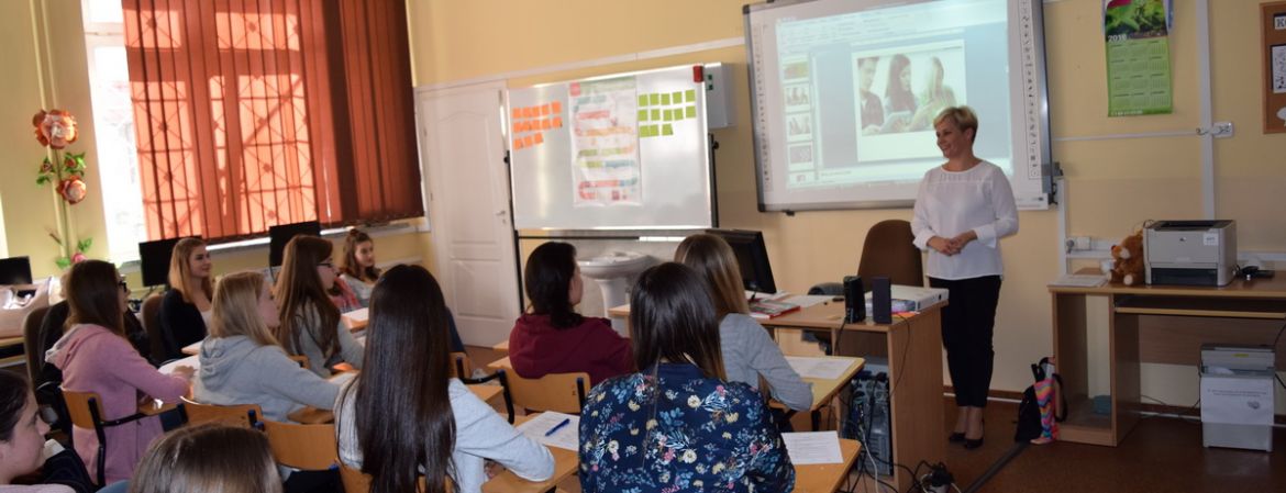 Szkolny Dzień Bezpieczeństwa Cyfrowego w Zespole Szkół Zawodowych nr 4 im. Adama Chętnika  w Ostrołęce