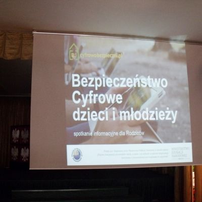 Spotkania informacyjne z rodzicami w ramach Projektu „Cyfrowobezpieczni.Pl” w ZSOnr 4 w Tarnowie