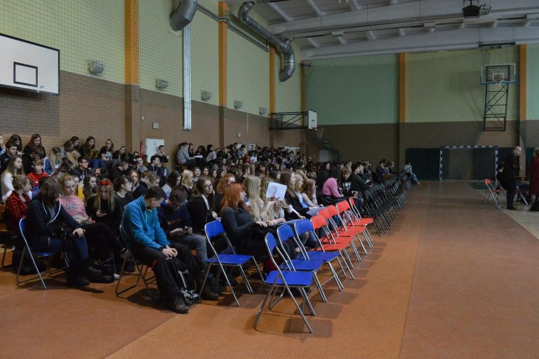 Szkolne Dni Bezpieczeństwa Cyfrowego w V LO im. Jana Heweliusza w Legnicy