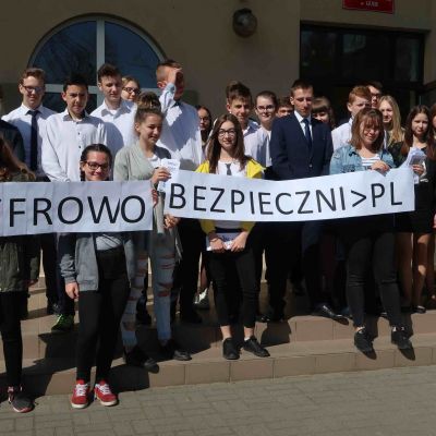 Happening. Promowanie bezpieczeństwa cyfrowego w formie folderów