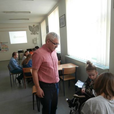 Szkolny Dzień Bezpieczeństwa Cyfrowego w Gimnazjum Specjalnym Nr 2 dla Niepełnosprawnych Ruchowo w Busku-Zdroju