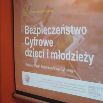 Bezpieczenstwo cyfrowe mlodziezy