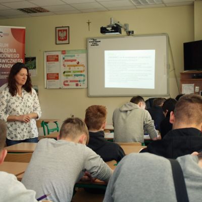 Szkolny Dzień Bezpieczeństwa Cyfrowego w ZSZ w CKZiU im. św. Jana Pawła II w Łapanowie