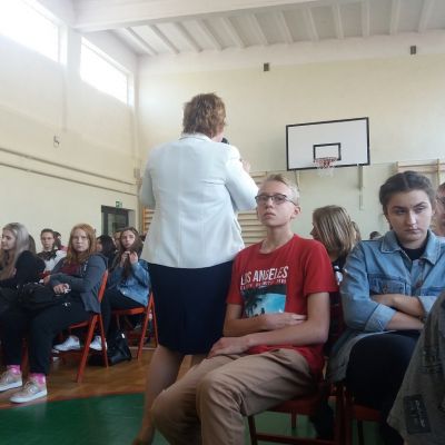 Szkolny Dzień Bezpieczeństwa Cyfrowego w Technikum Chemicznym w Mińsku Mazowieckim - apel