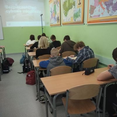 Szkolne Dni Bezpieczeństwa Cyfrowego w Szkole Podstawowej Nr 71 (kl. 7-8) we Wrocławiu