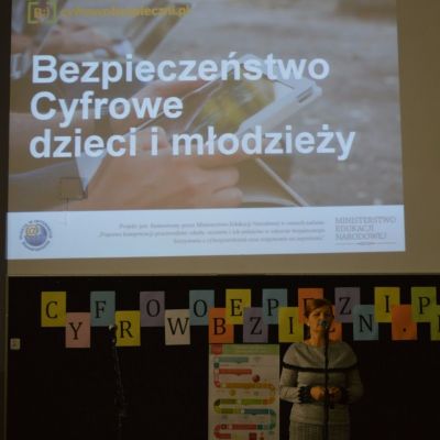 Spotkanie z rodzicami w Gimnazjum im. Macieja Rataja przy Zespole Szkół Dwujęzycznych w Żmigrodzie