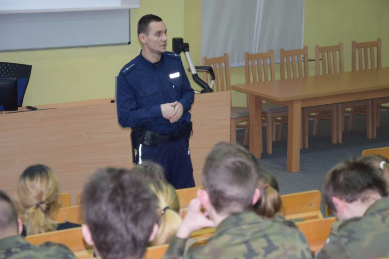 Spotkania profilaktyczne z policjantami